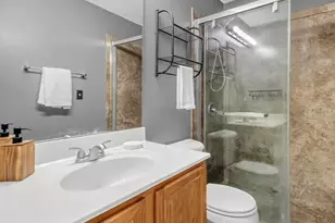 210 Homeshire Cir, Wentzville, MO 63385 - Photo 22