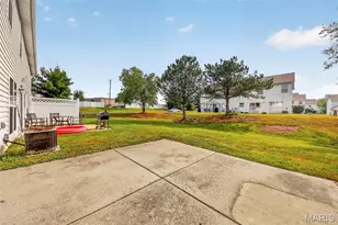 210 Homeshire Cir, Wentzville, MO 63385 - Photo 28