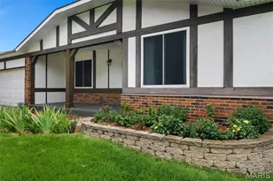 1060 Timberwood Trails Dr, Florissant, MO 63031 - Photo 2