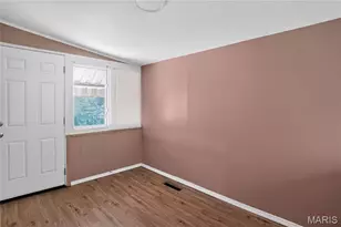 636 Science Hill Dr, Saint Louis, MO 63137 - Photo 4