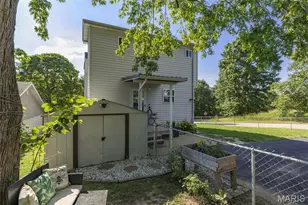 803 E 3rd St, De Soto, MO 63020 - Photo 36