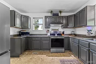 803 E 3rd St, De Soto, MO 63020 - Photo 16