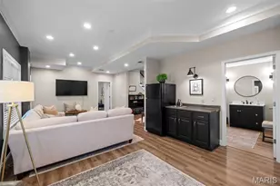 608 Westledge Ct, Des Peres, MO 63131 - Photo 54