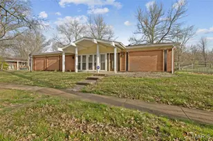 4649 McIlroy Dr, Saint Louis, MO 63128 - Photo 1