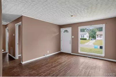 10308 Galloway Drive, Saint Louis, MO 63137 - Photo 8