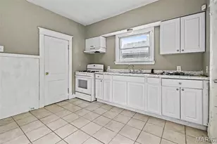 5823 Helen Ave, Jennings, MO 63136 - Photo 8