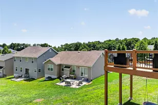 302 Pecan Bluffs Dr, Wentzville, MO 63385 - Photo 54