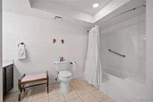 1010 Thoreau Ct, Creve Coeur, MO 63146 - Photo 18