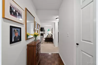 1010 Thoreau Court #210, Creve Coeur, MO 63146 - Photo 2