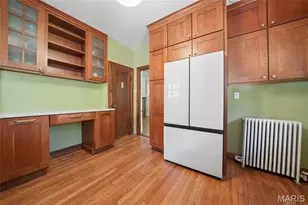 7051 Waterman Ave, University City, MO 63130 - Photo 8