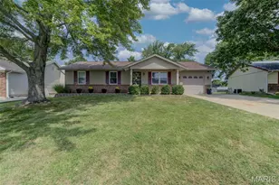 4 Vanguard Dr, Saint Peters, MO 63376 - Photo 2
