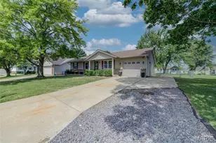 4 Vanguard Dr, Saint Peters, MO 63376 - Photo 4