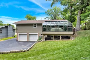 12034 Debonnaire Dr, Saint Louis, MO 63146 - Photo 4