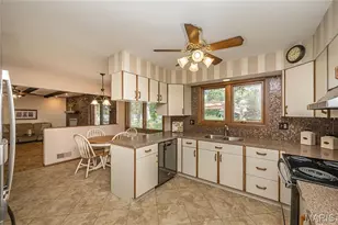 12050 Charwick Dr, Saint Louis, MO 63128 - Photo 6