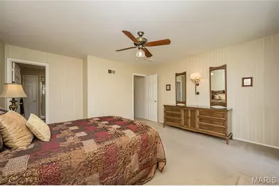 12050 Charwick Drive, Saint Louis, MO 63128 - Photo 14