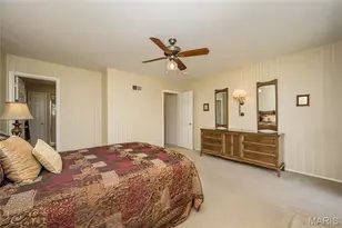 12050 Charwick Dr, Saint Louis, MO 63128 - Photo 14