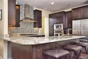 6451 Clayton Rd, Saint Louis, MO 63117 - Photo 4