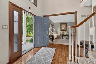 2259 Sycamore Dr, Chesterfield, MO 63017 - Photo 2