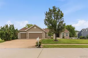 214 Charging Bear Dr, Wentzville, MO 63385 - Photo 6