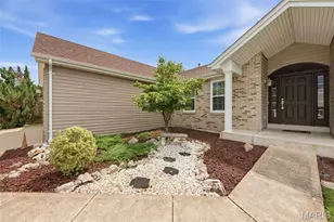 214 Charging Bear Dr, Wentzville, MO 63385 - Photo 2