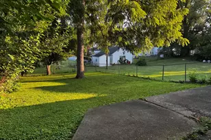 1211 N Carolina St, Louisiana, MO 63353 - Photo 26