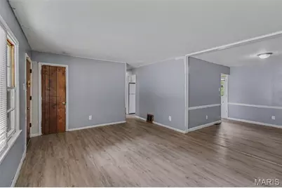 137 Forestwood Drive, Ferguson, MO 63135 - Photo 2