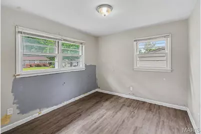 137 Forestwood Drive, Ferguson, MO 63135 - Photo 10