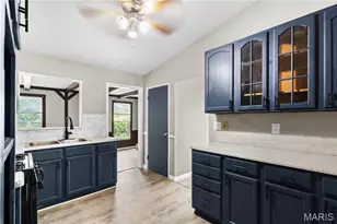 2025 Thunderbird Ave, Florissant, MO 63033 - Photo 8
