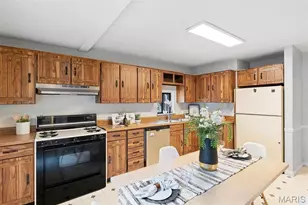 3246 Airway Ave, Breckenridge Hills, MO 63114 - Photo 12