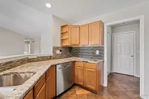 907 Sherwood Dr, Warrenton, MO 63383 - Photo 4