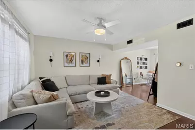 1663 E Swan Circle, Saint Louis, MO 63144 - Photo 6
