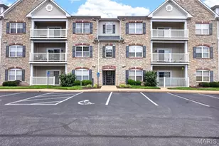 6 Monarch Trace Ct, Chesterfield, MO 63017 - Photo 2