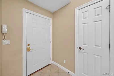13101 Mill Crossing Court #201, Creve Coeur, MO 63141 - Photo 10