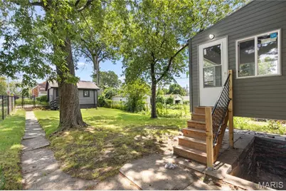 8578 Drury Lane, Saint Louis, MO 63147 - Photo 32