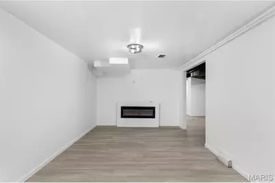 8578 Drury Lane, Saint Louis, MO 63147 - Photo 24