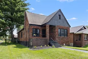 8578 Drury Ln, Saint Louis, MO 63147 - Photo 2