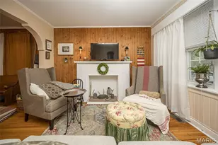 1102 Edward Terrace, Saint Louis, MO 63117 - Photo 4