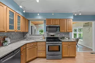 2613 Blackforest Dr, Saint Louis, MO 63129 - Photo 12