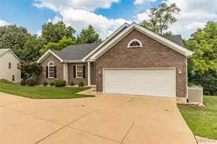 1652 Ivy Chase Ln, Fenton, MO 63026 - Photo 2