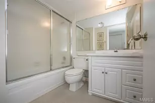 33 Narragansett Dr, Ladue, MO 63124 - Photo 16