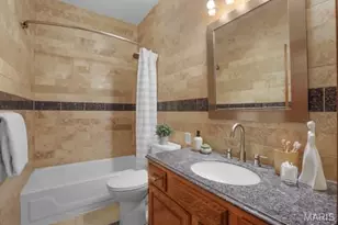 17134 Surrey View Dr, Chesterfield, MO 63005 - Photo 10