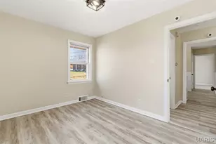 1083 Jennings Station Rd, Saint Louis, MO 63137 - Photo 8