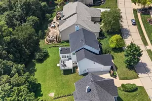 9326 Caddyshack Cir, Saint Louis, MO 63127 - Photo 4