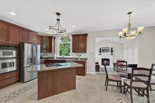 9326 Caddyshack Cir, Saint Louis, MO 63127 - Photo 8