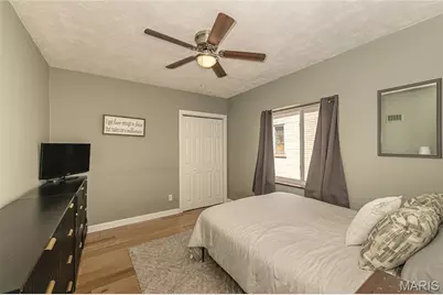 5742 Tholozan Avenue, Saint Louis, MO 63109 - Photo 24