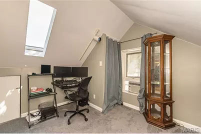 5742 Tholozan Avenue, Saint Louis, MO 63109 - Photo 32