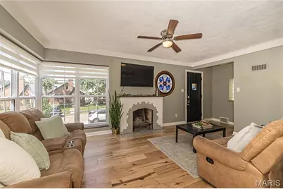 5742 Tholozan Avenue, Saint Louis, MO 63109 - Photo 8
