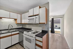 352 Windsor Pl, Saint Peters, MO 63376 - Photo 8