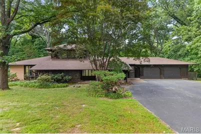 105 Shady Valley Drive, Chesterfield, MO 63017 - Photo 2
