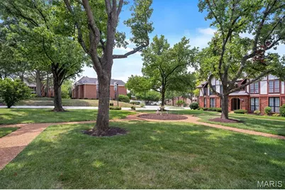 917 Claytonbrook Drive #1, Ballwin, MO 63011 - Photo 4